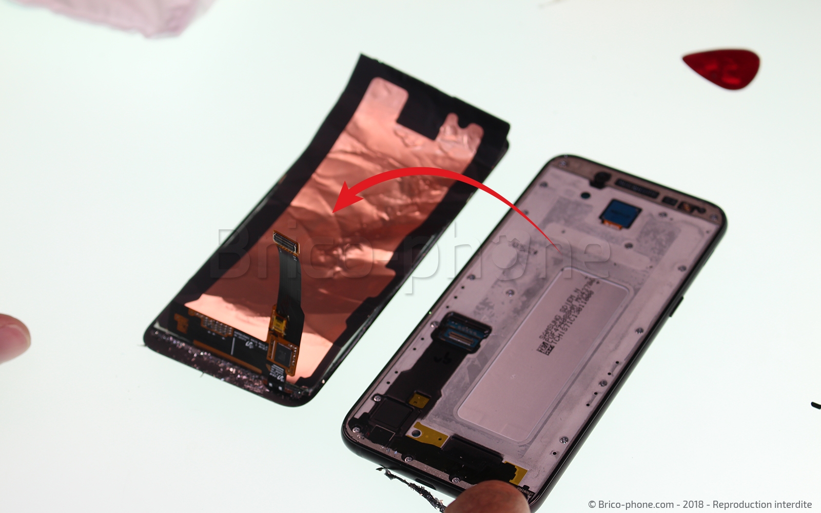 Changement de batterie sur Galaxy A6 2018 photo 4